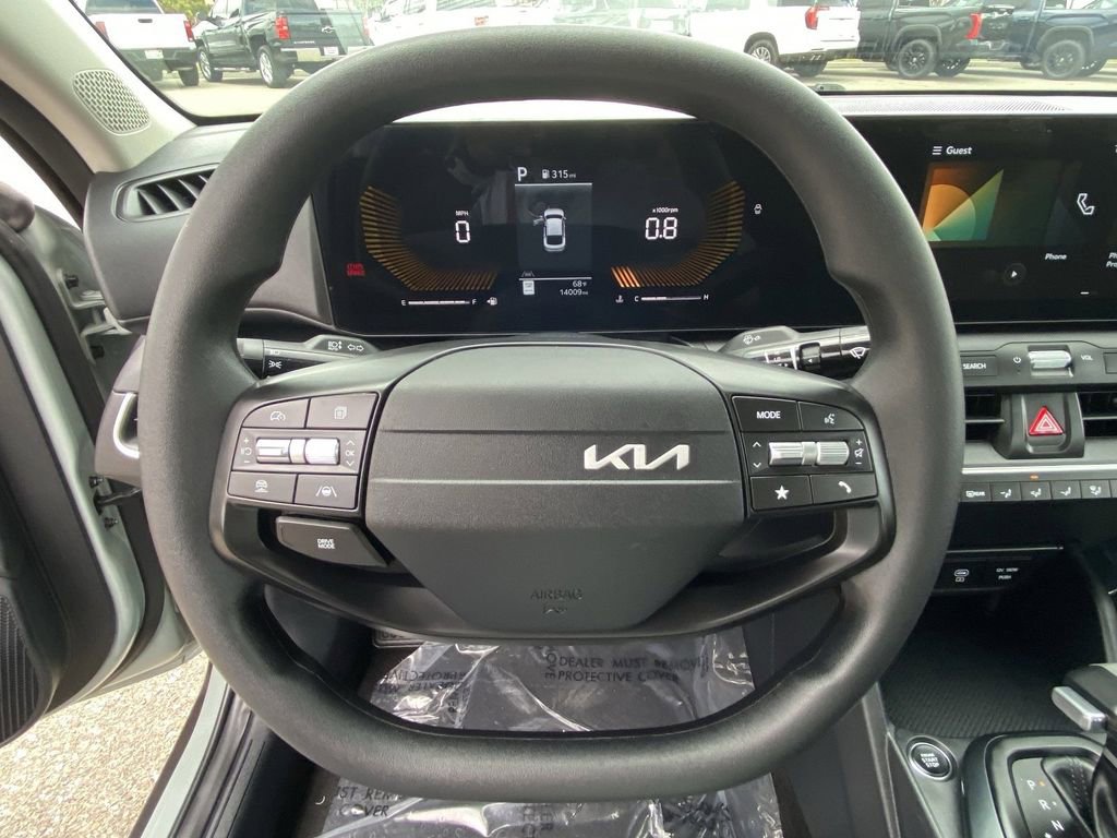 Used 2025 Kia K4 LXS image 25