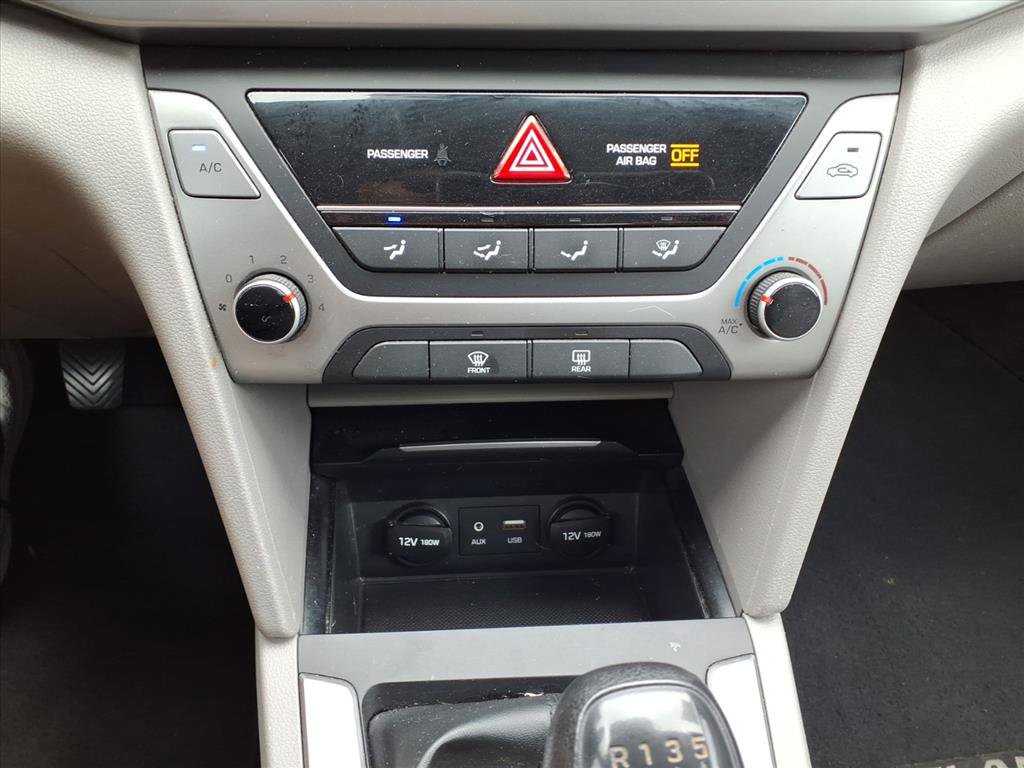 Used 2018 Hyundai Elantra SE FWD image 14