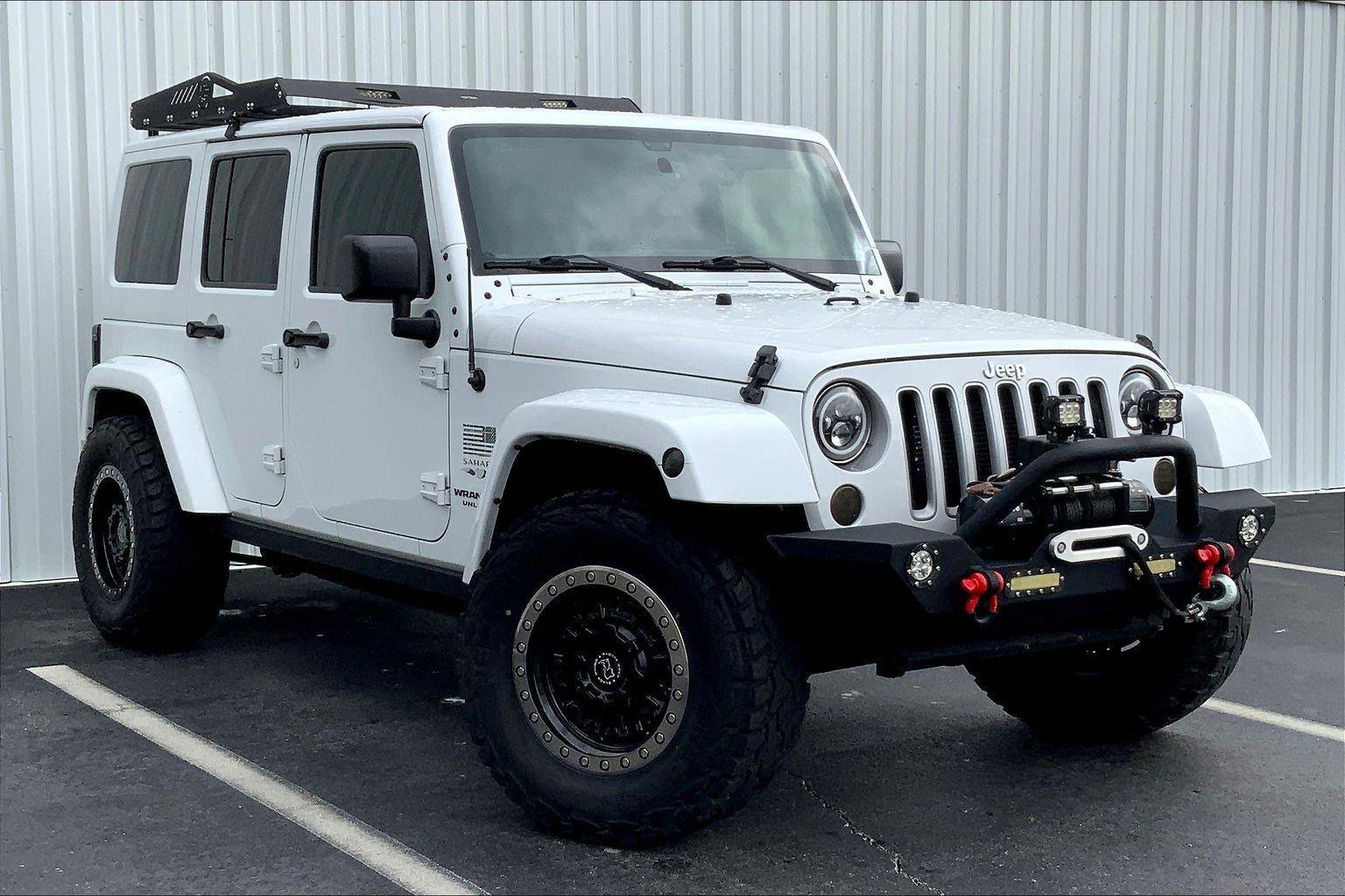 Used 2016 Jeep Wrangler Unlimited Sahara w/ Dual Top Group image 28