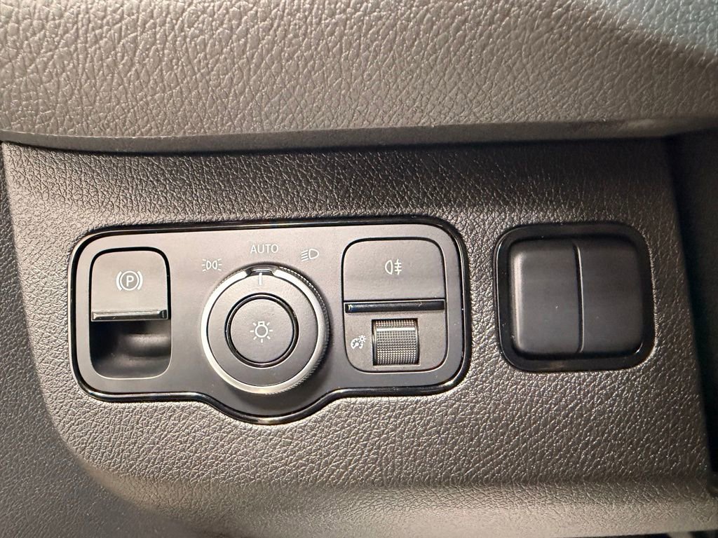 Used 2022 Mercedes-Benz Sprinter 2500 image 25