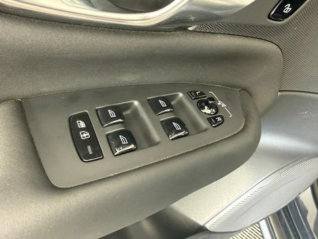 Used 2025 Volvo XC90 B6 Plus AWD/4WD image 12