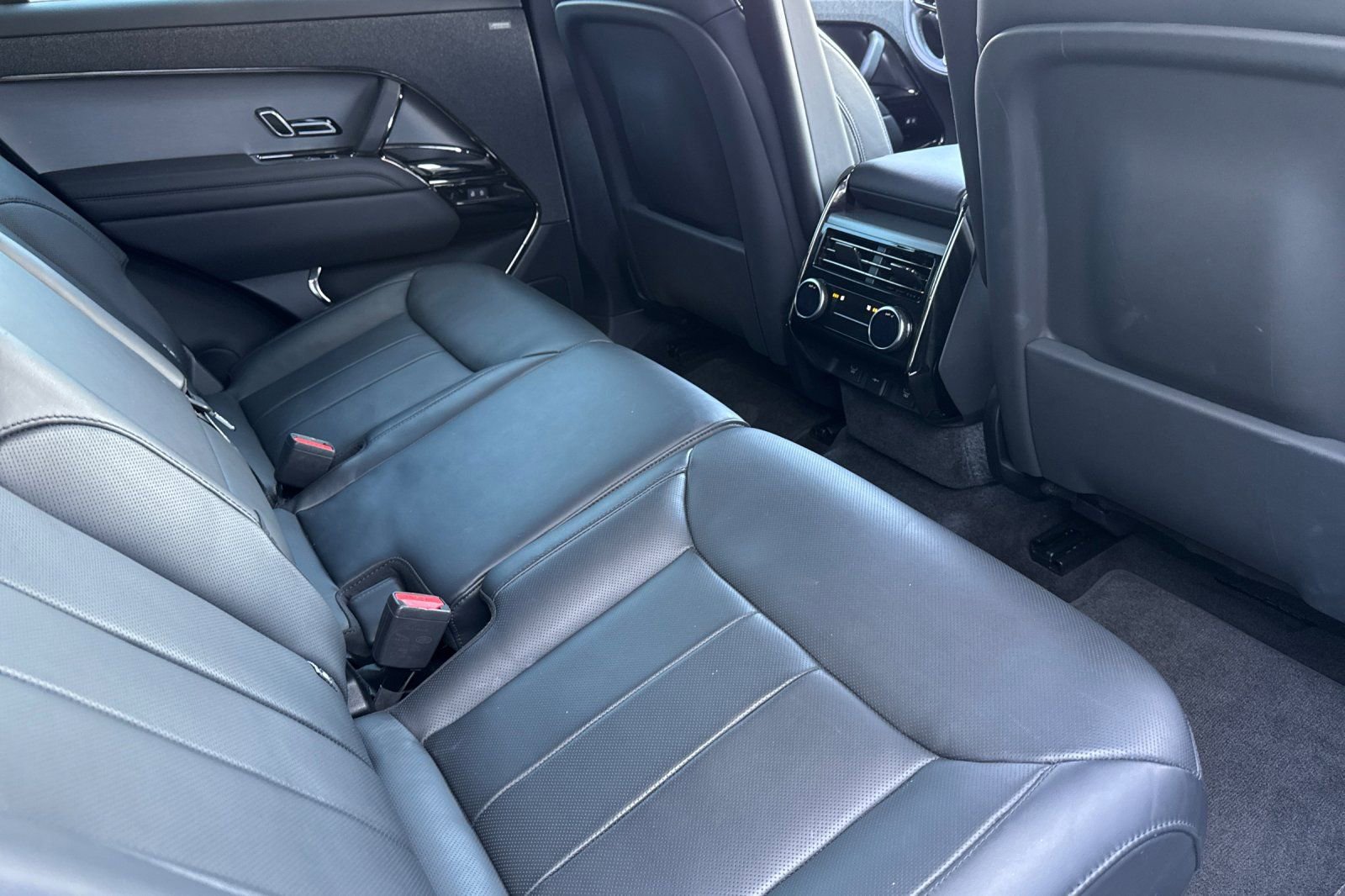 Used 2024 Land Rover Range Rover Sport Dynamic SE AWD/4WD image 16