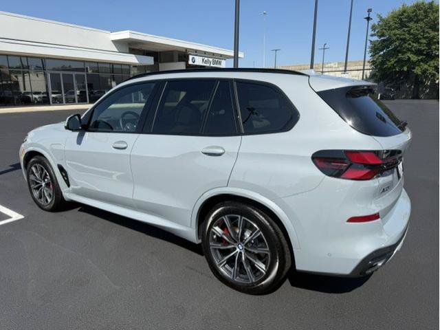 Used 2026 BMW X5 xDrive50e AWD/4WD image 2