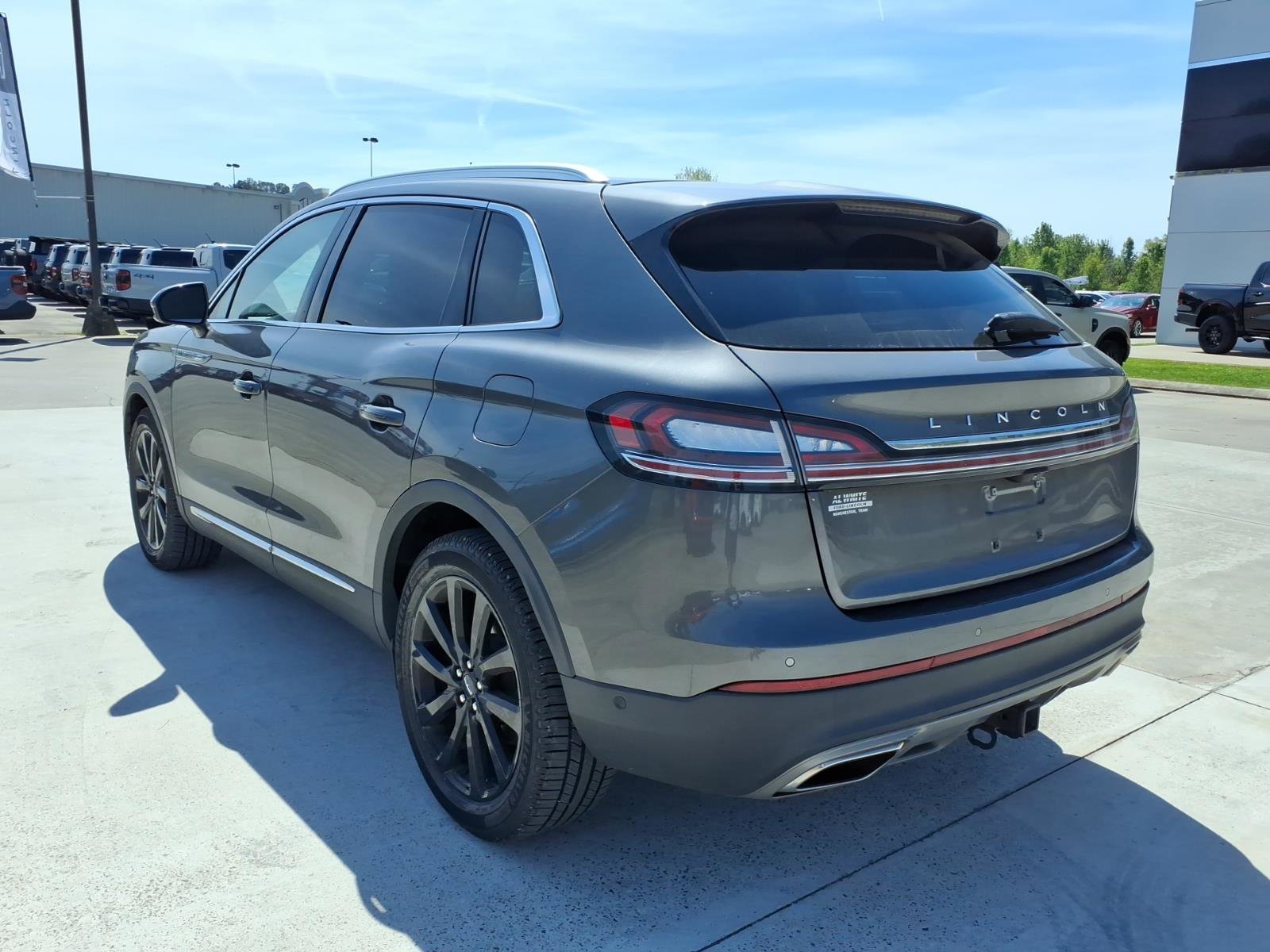 Used 2022 Lincoln Nautilus Reserve image 3