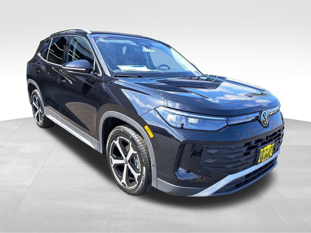 New 2025 Volkswagen Tiguan SE FWD image 3