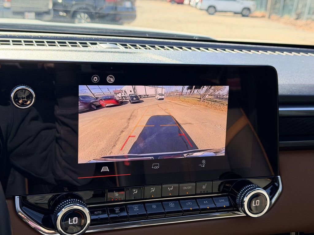 Used 2023 GMC Canyon AT4 w/ Canyon Safety Plus Package image 4