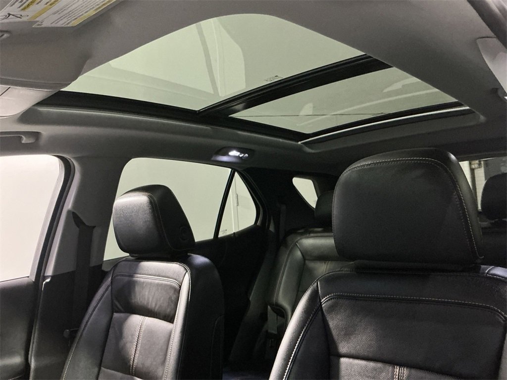 Used 2023 Chevrolet Equinox Premier image 31