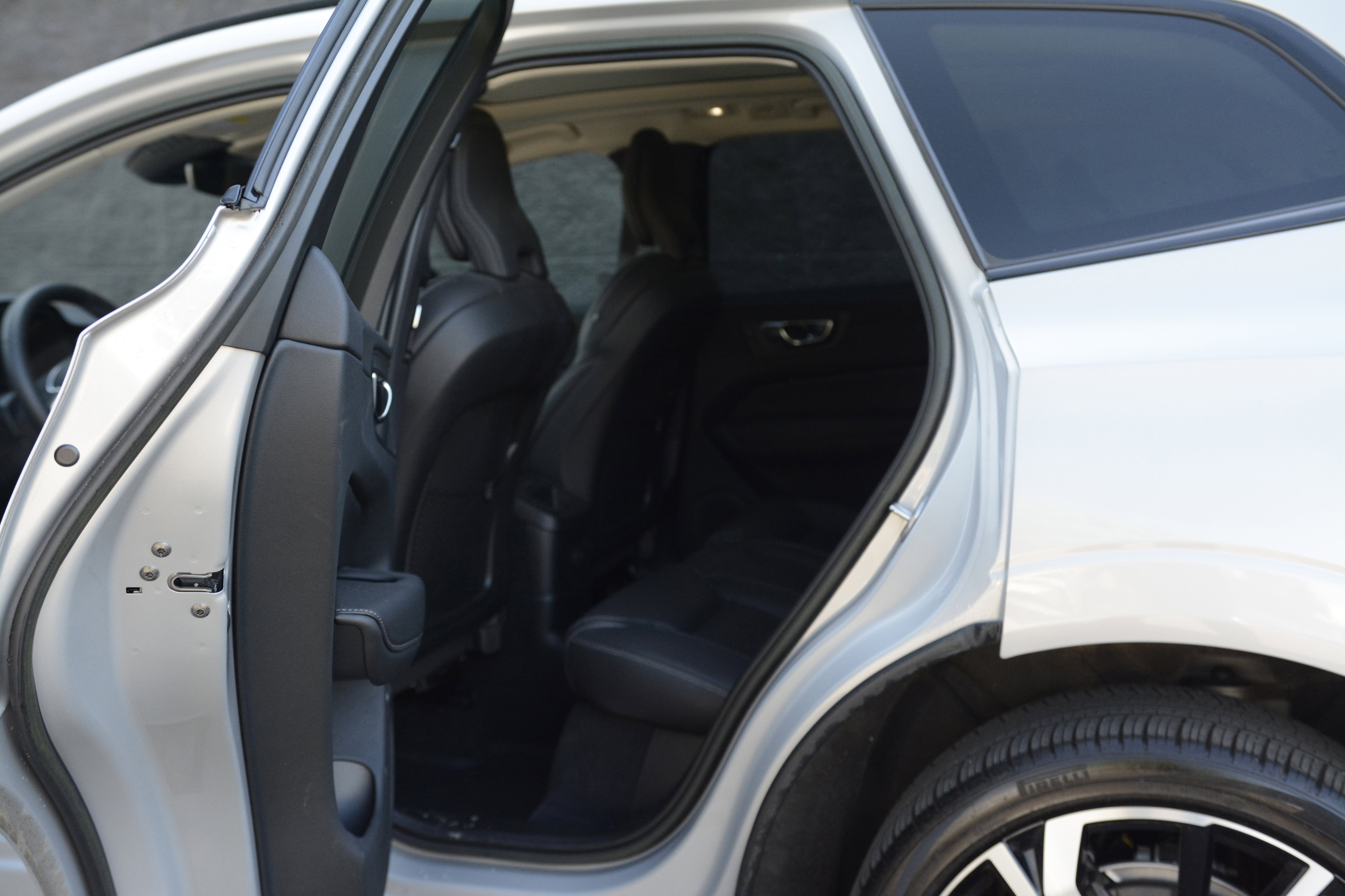 Used 2023 Volvo XC60 T8 Ultimate image 35