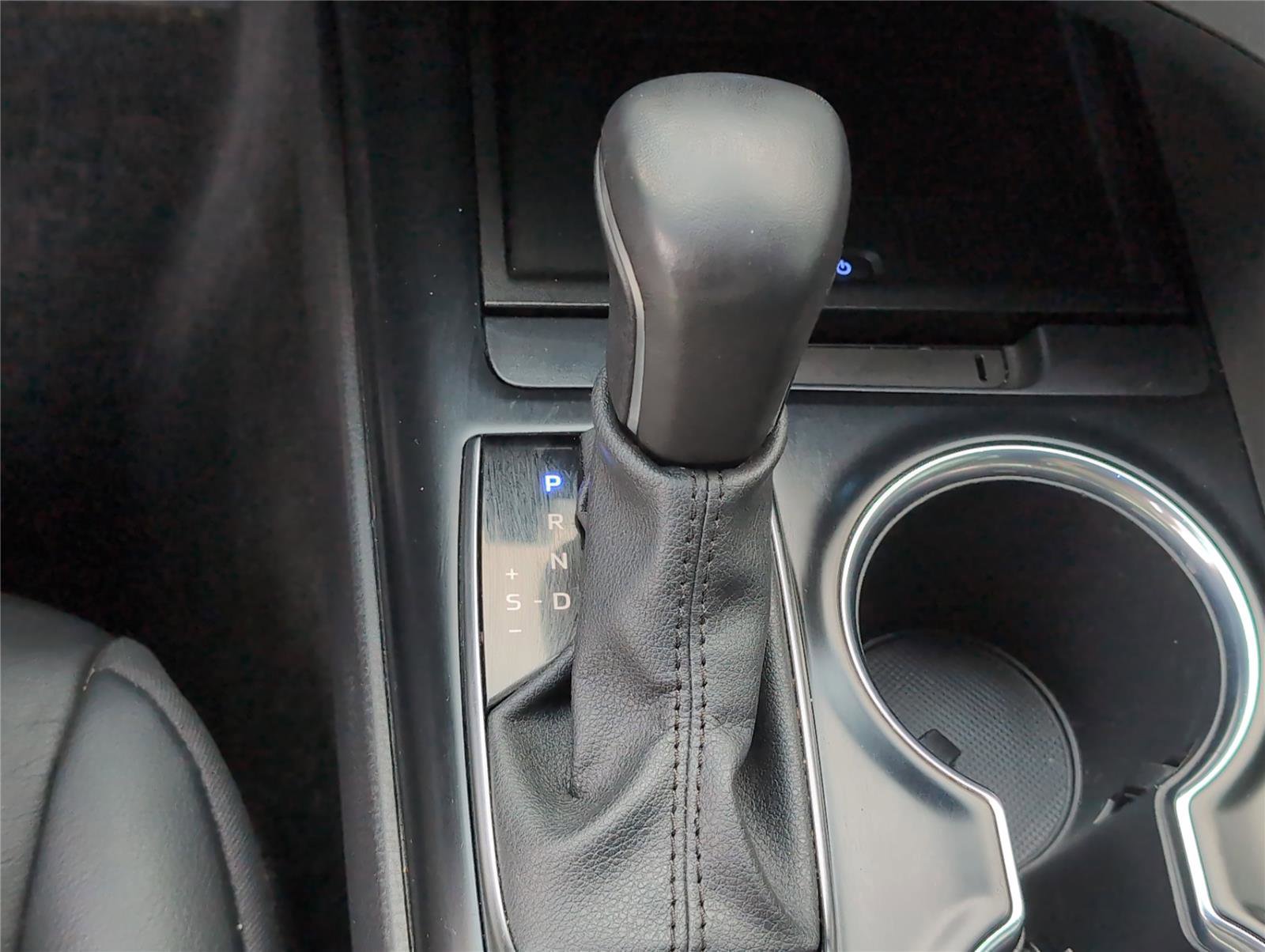 Used 2020 Toyota Camry XSE image 18