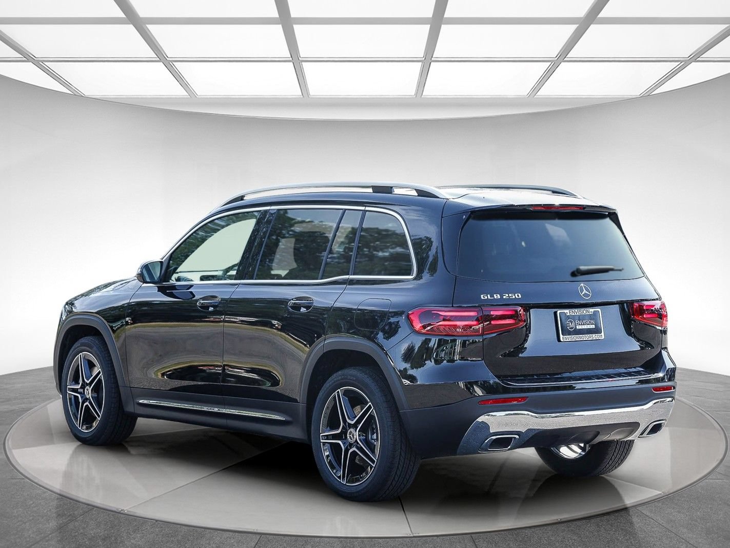 New 2026 Mercedes-Benz GLB 250 image 2