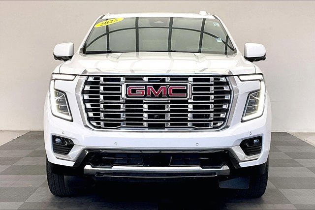 Used 2025 GMC Yukon XL Denali image 2