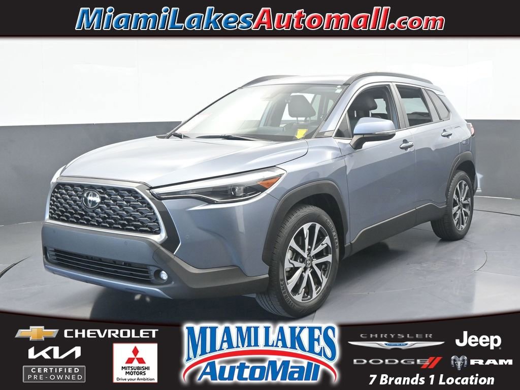 Used 2022 Toyota Corolla Cross XLE image 1