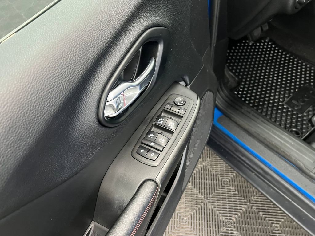 Used 2021 Jeep Cherokee Trailhawk w/ Comfort/Convenience Group image 11