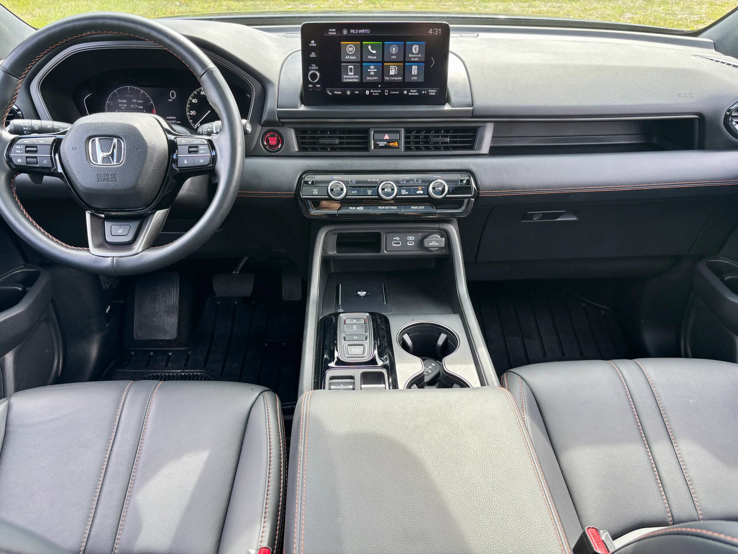 Used 2025 Honda Pilot TrailSport image 12