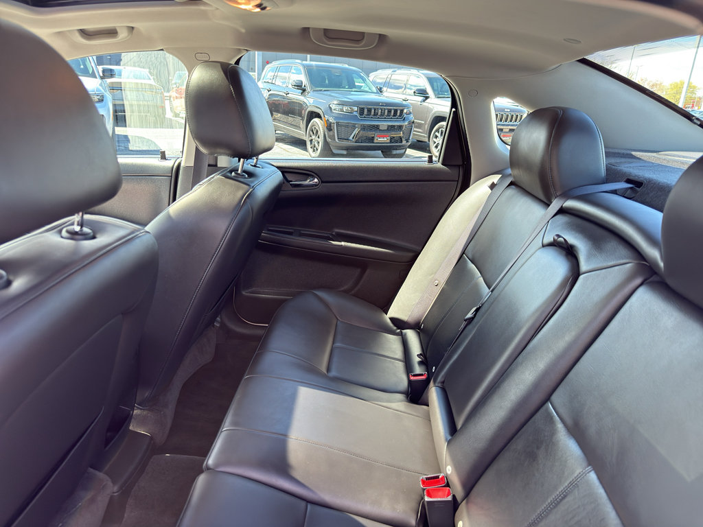 Used 2012 Chevrolet Impala LTZ FWD image 31
