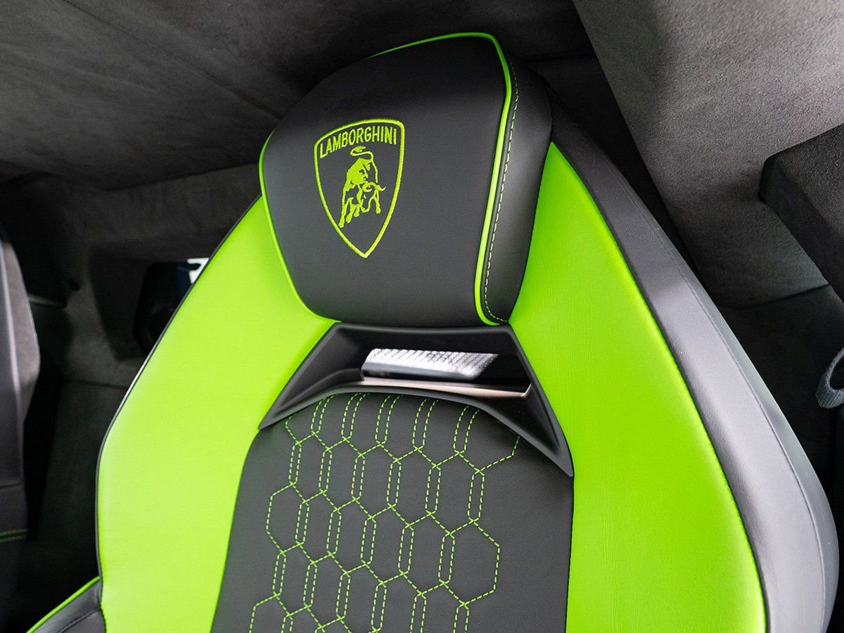 Used 2024 Lamborghini Revuelto image 16