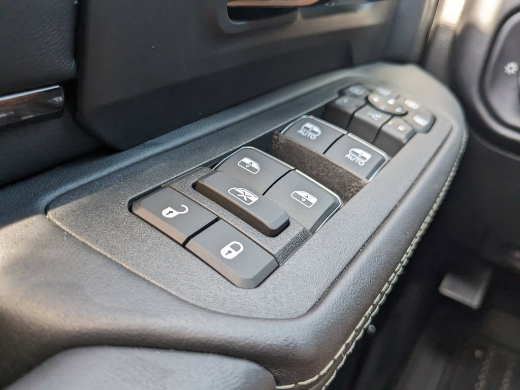 New 2025 RAM 2500 Limited AWD/4WD image 29