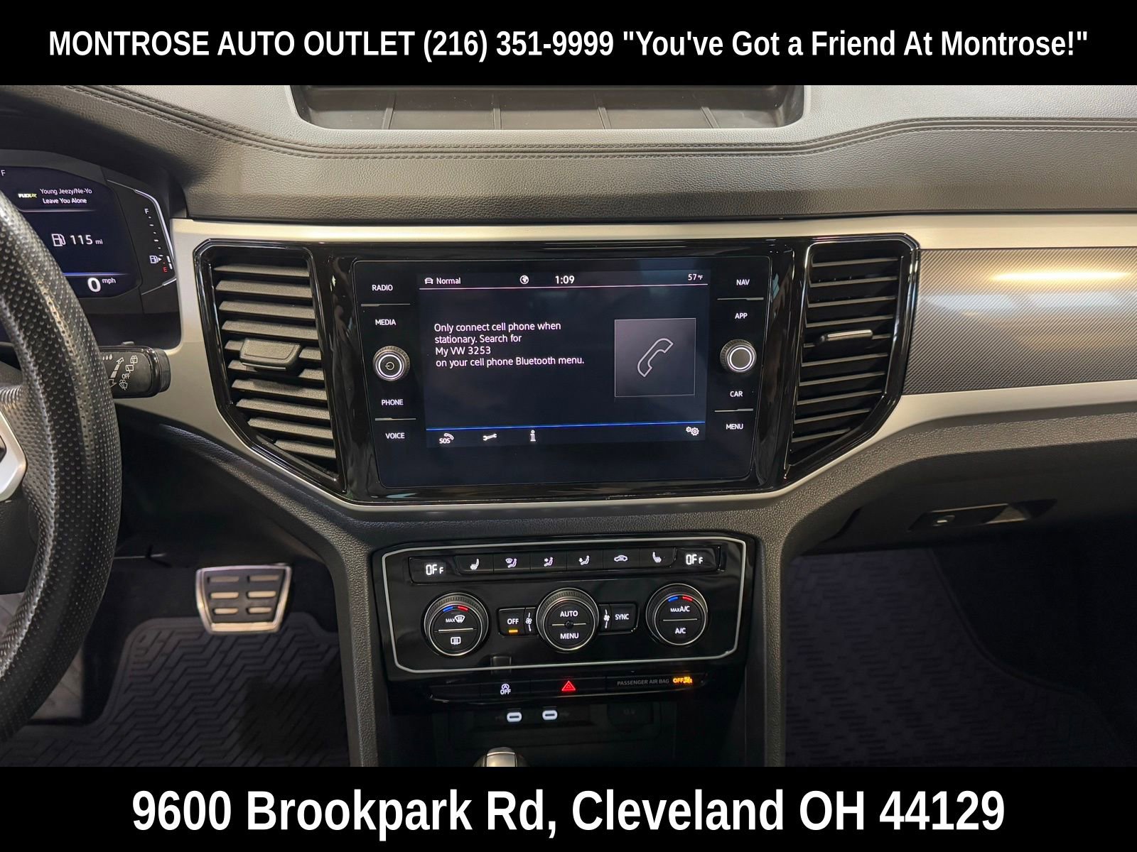 Used 2022 Volkswagen Atlas Cross Sport SEL R-Line image 23