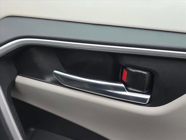 Used 2022 Toyota RAV4 XLE image 22