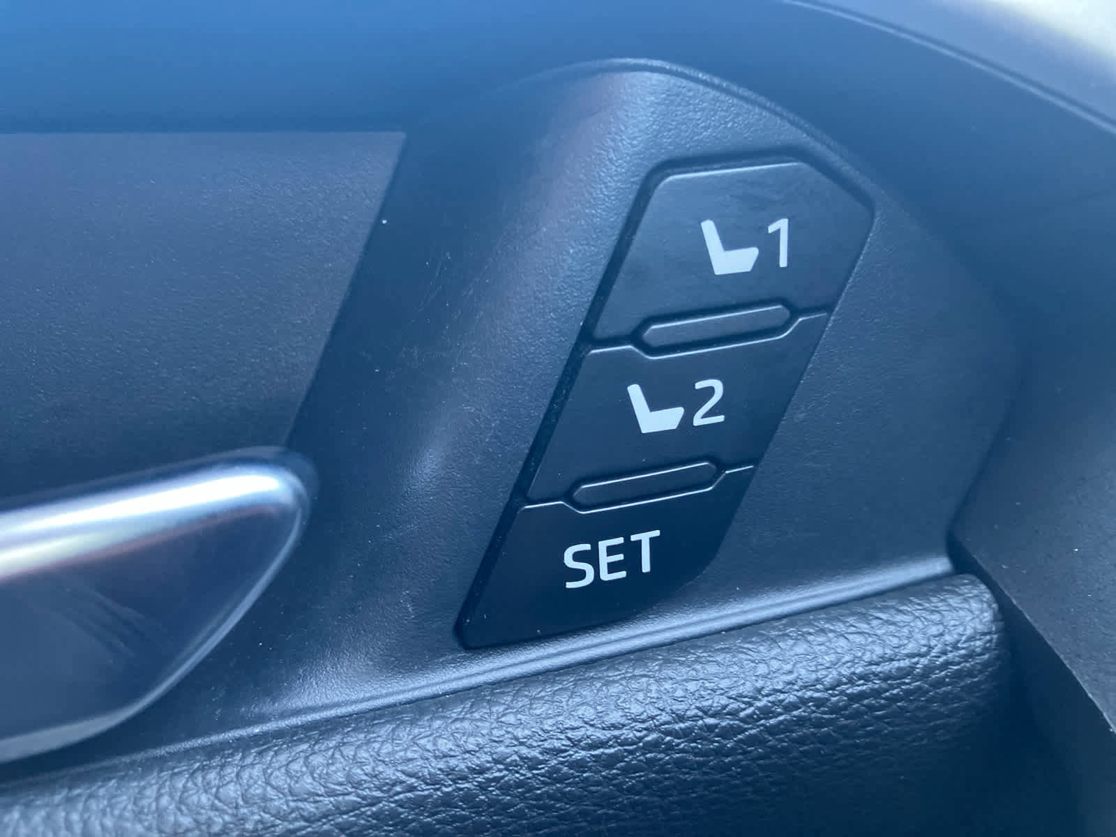 Used 2022 Toyota RAV4 XSE w/ Premium Package AWD/4WD image 12