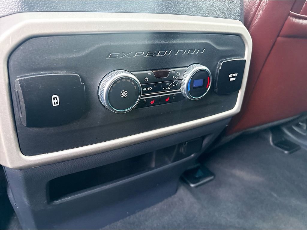 Used 2023 Ford Expedition Limited image 27
