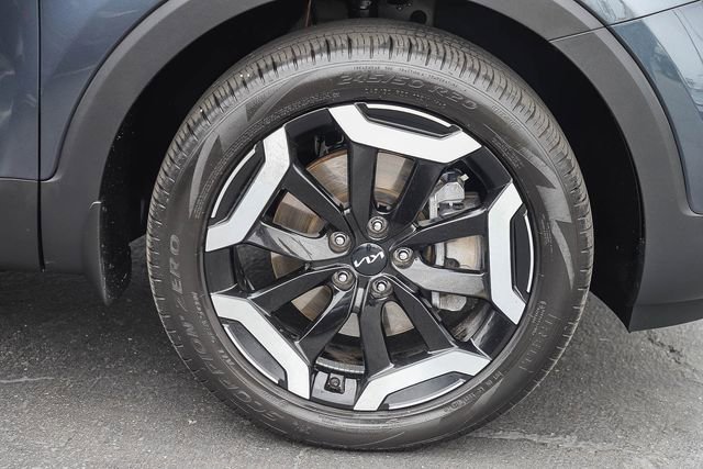 Certified 2024 Kia Telluride EX w/ EX Captain's Chair Package FWD image 12