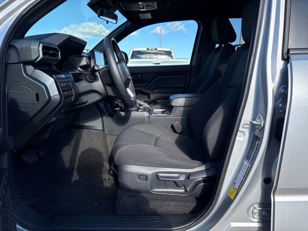 Used 2025 Toyota 4Runner SR5 image 12