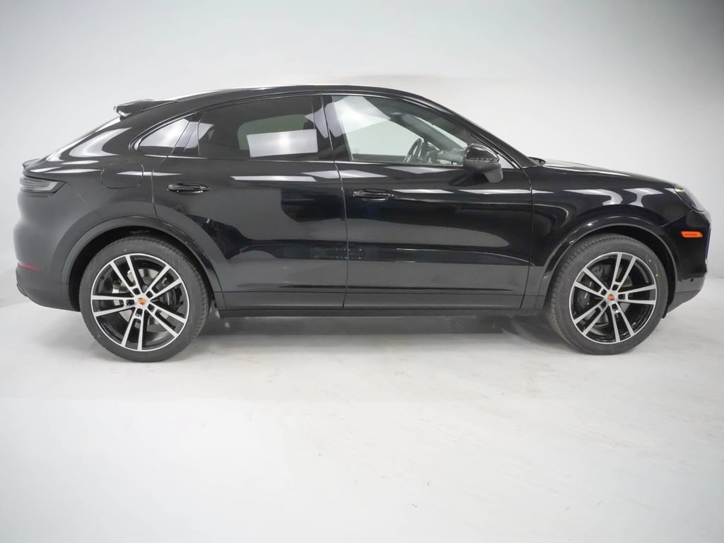 Certified 2026 Porsche Cayenne Coupe AWD/4WD image 9