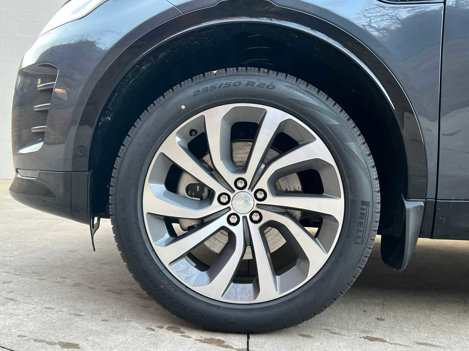 Used 2025 Land Rover Discovery Sport Dynamic SE image 6