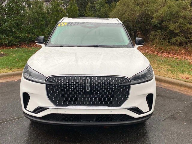 Used 2025 Lincoln Aviator 2WD image 2