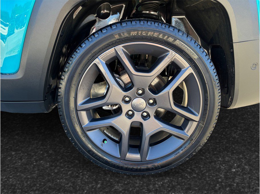 Used 2021 Jeep Renegade Latitude FWD image 15
