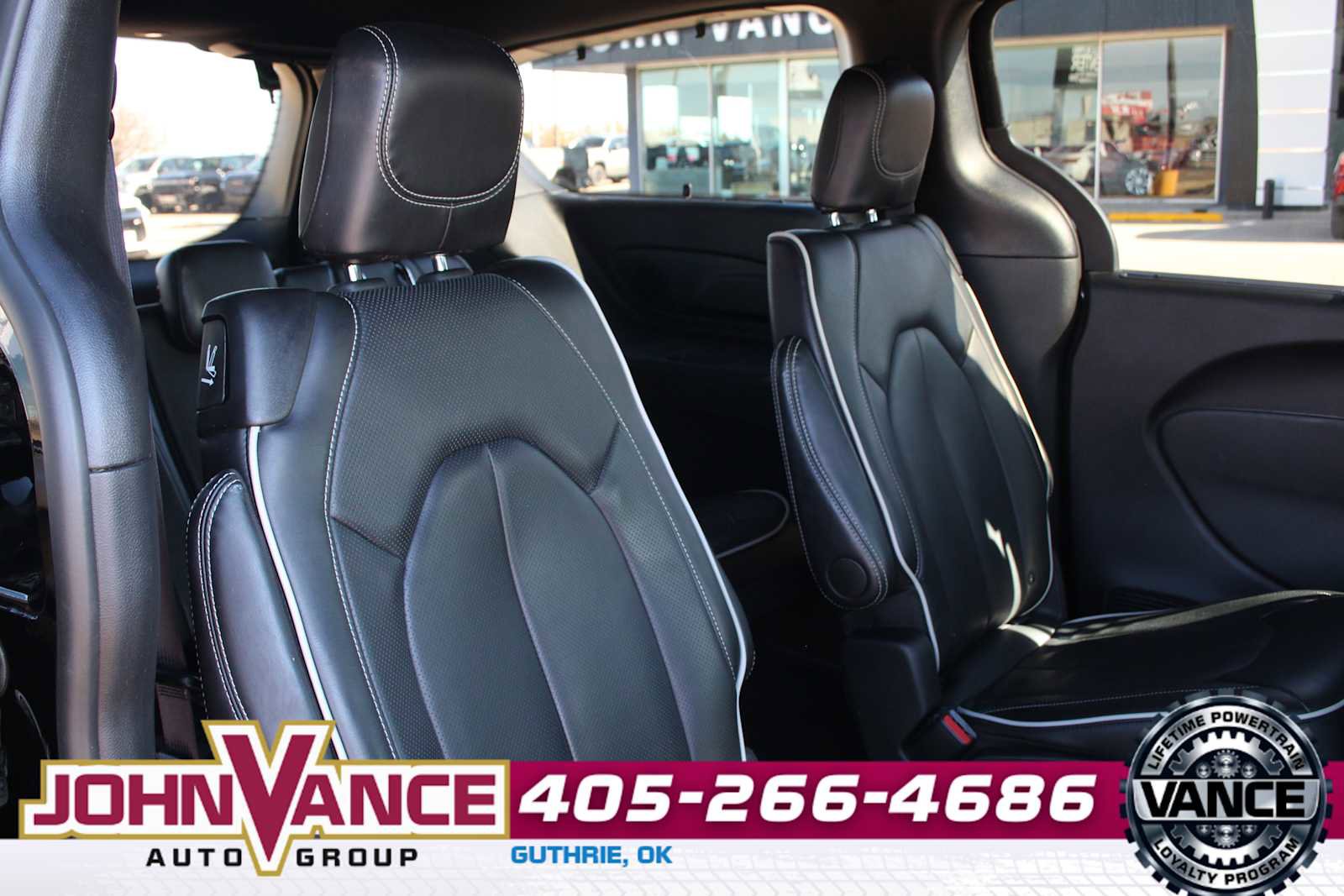 Used 2025 Chrysler Pacifica Limited FWD image 23