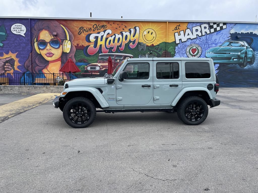 Used 2024 Jeep Wrangler Unlimited Sahara AWD/4WD image 2