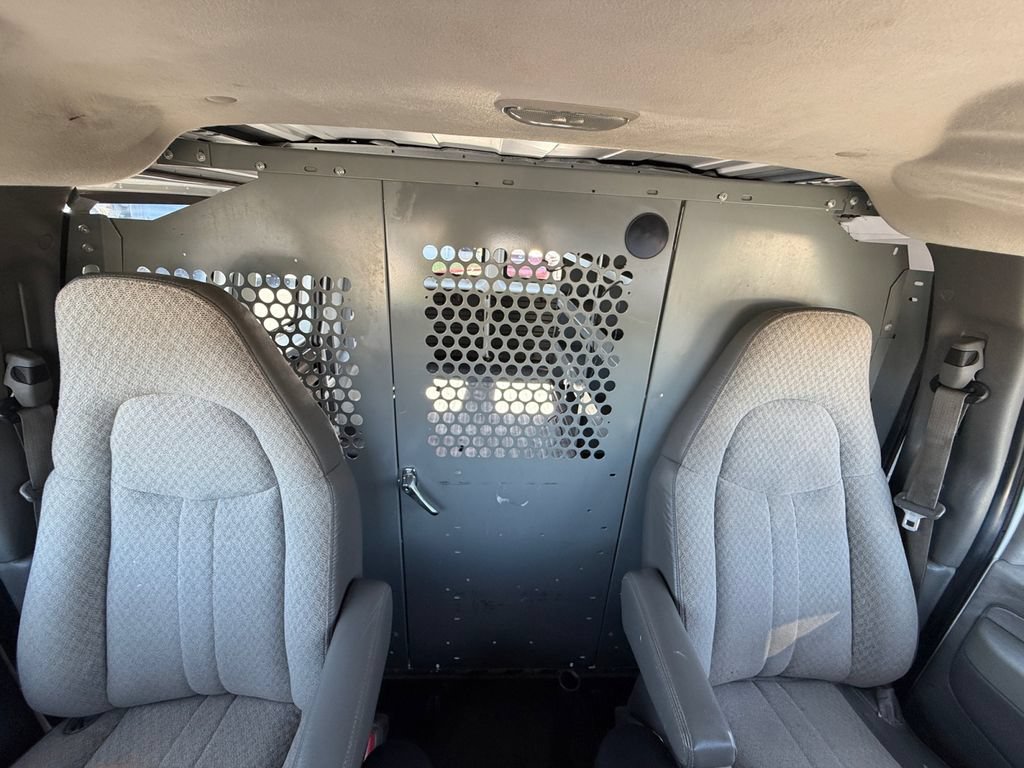 Used 2008 Chevrolet Express 2500 RWD image 18