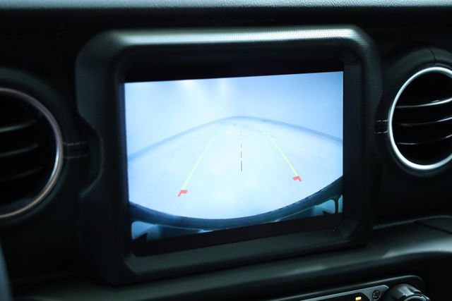 Used 2022 Jeep Wrangler Unlimited Sahara w/ Cold Weather Group image 19