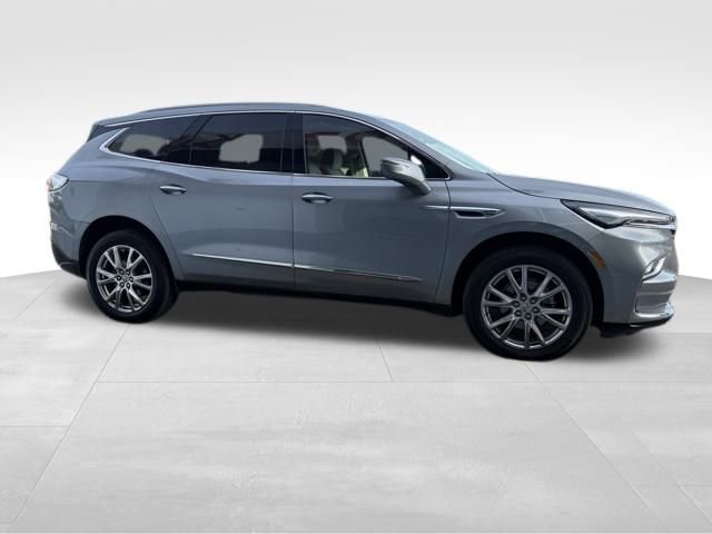 Used 2023 Buick Enclave Essence w/ Experience Buick Package image 4