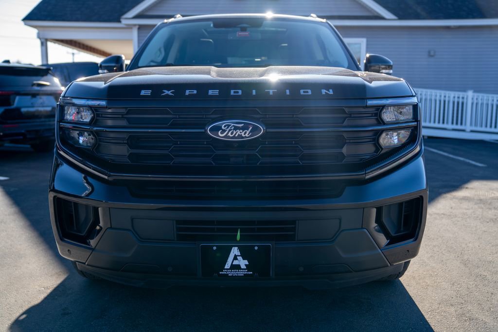 Used 2025 Ford Expedition Max Active image 9