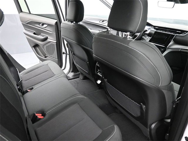 New 2025 Jeep Grand Cherokee Laredo image 21