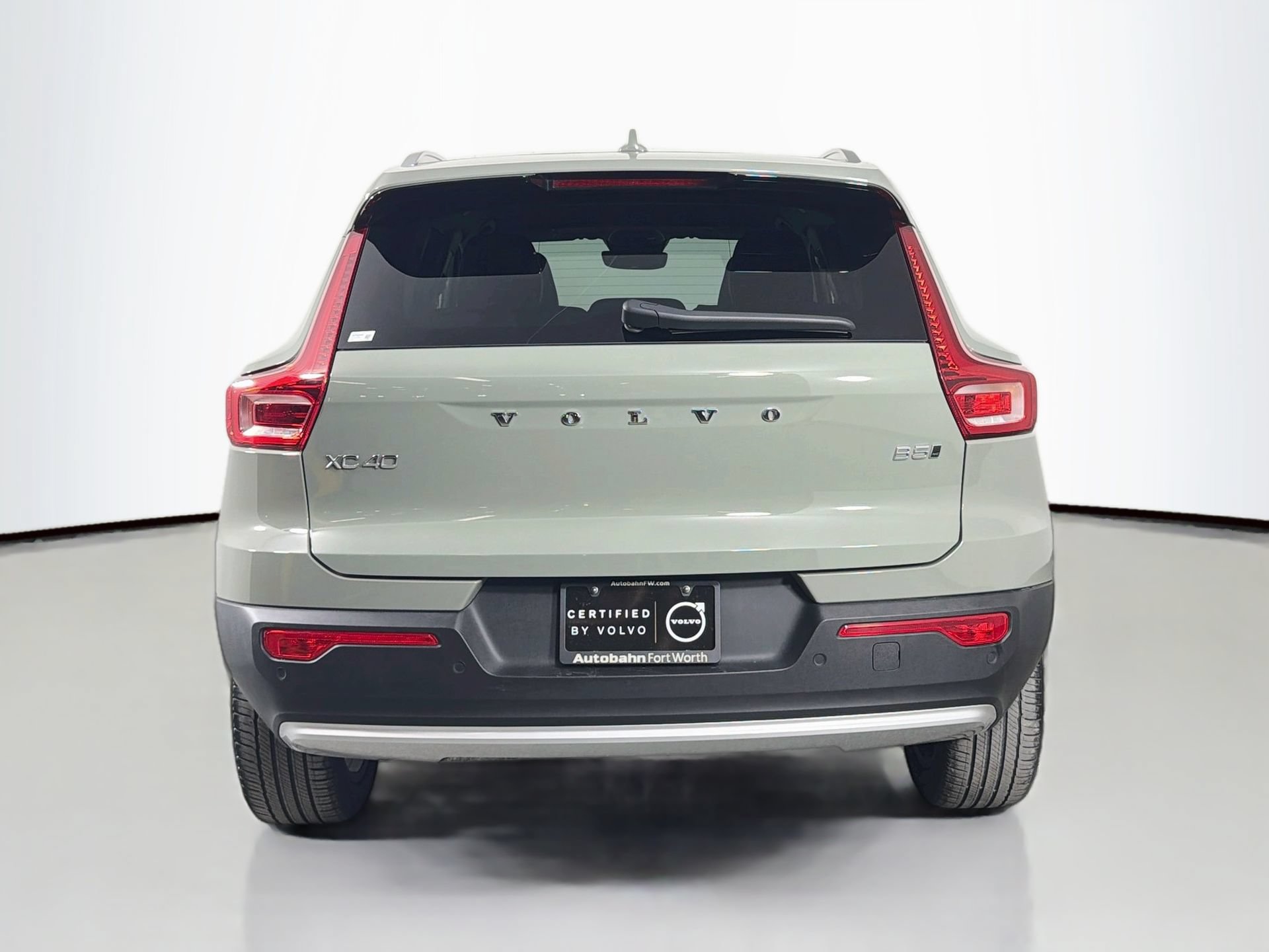 Certified 2024 Volvo XC40 B5 Core w/ Protection Package Premier AWD/4WD image 7