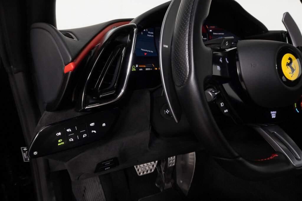 Used 2024 Ferrari Roma image 33