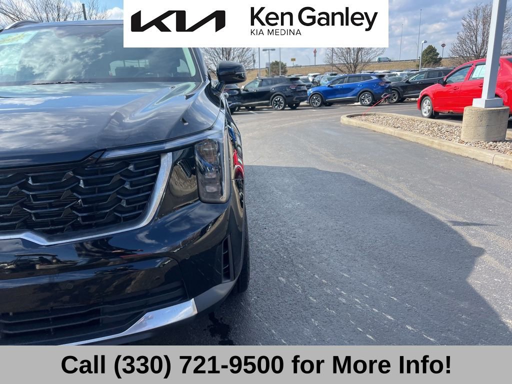 Certified 2025 Kia Sorento S w/ Panoramic Sunroof Package image 21