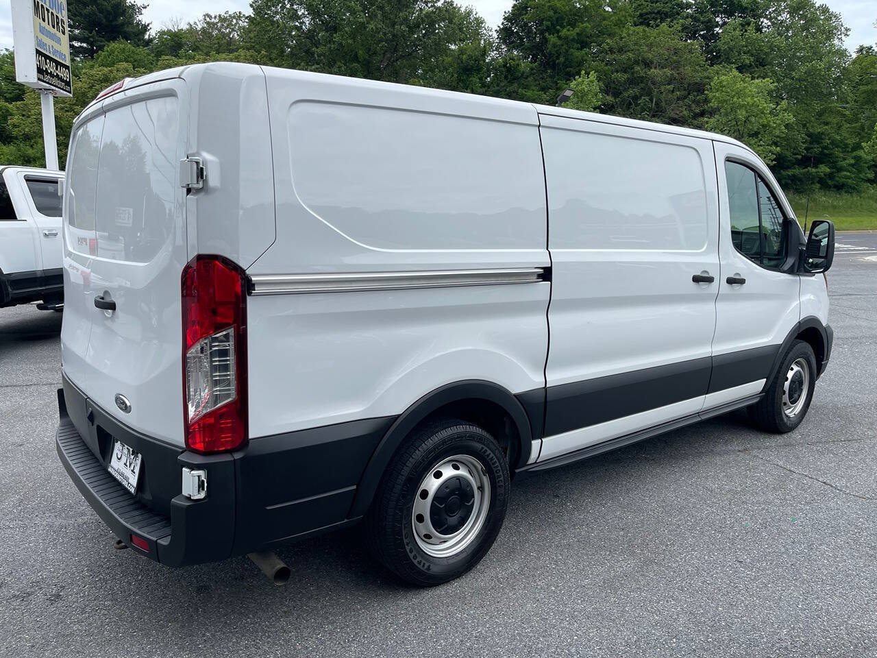 Used 2022 Ford Transit 150 Low Roof RWD image 7