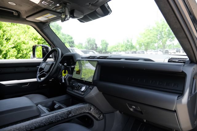 New 2026 Land Rover Defender 110 OCTA AWD/4WD image 15