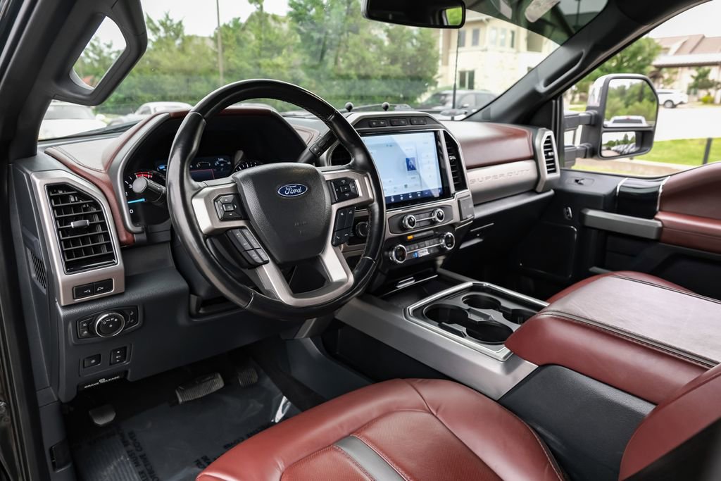Used 2022 Ford F350 Platinum w/ FX4 Off-Road Package AWD/4WD image 13