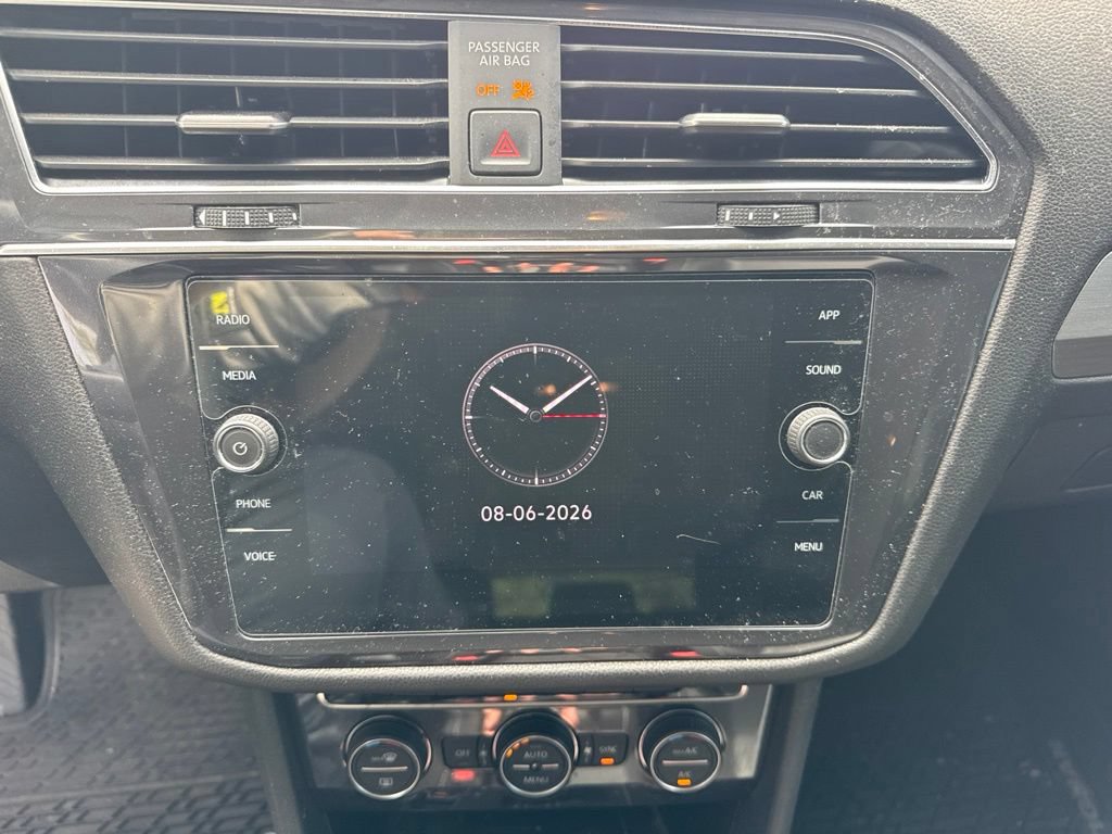 Used 2021 Volkswagen Tiguan SE FWD image 12