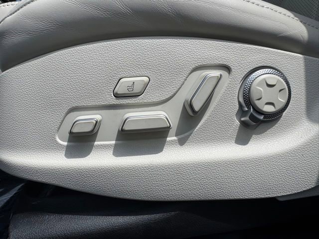 Used 2025 Genesis GV80 3.5T Prestige AWD/4WD image 13