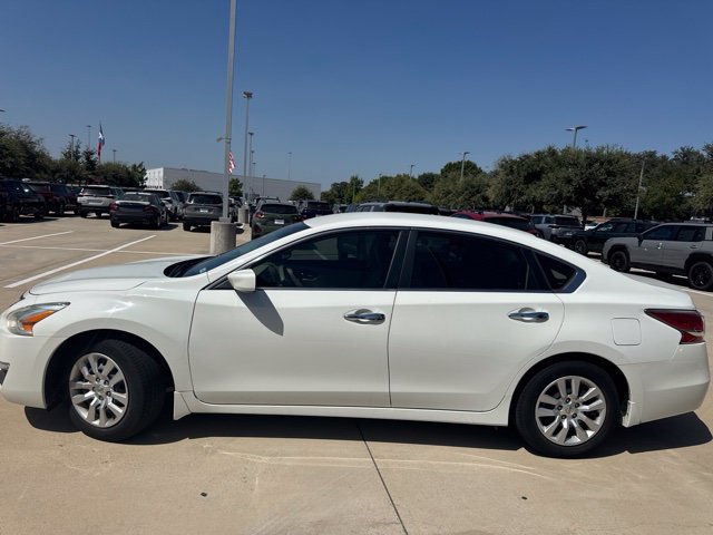 Used 2015 Nissan Altima 2.5 S w/ Power Driver Seat Package FWD image 5