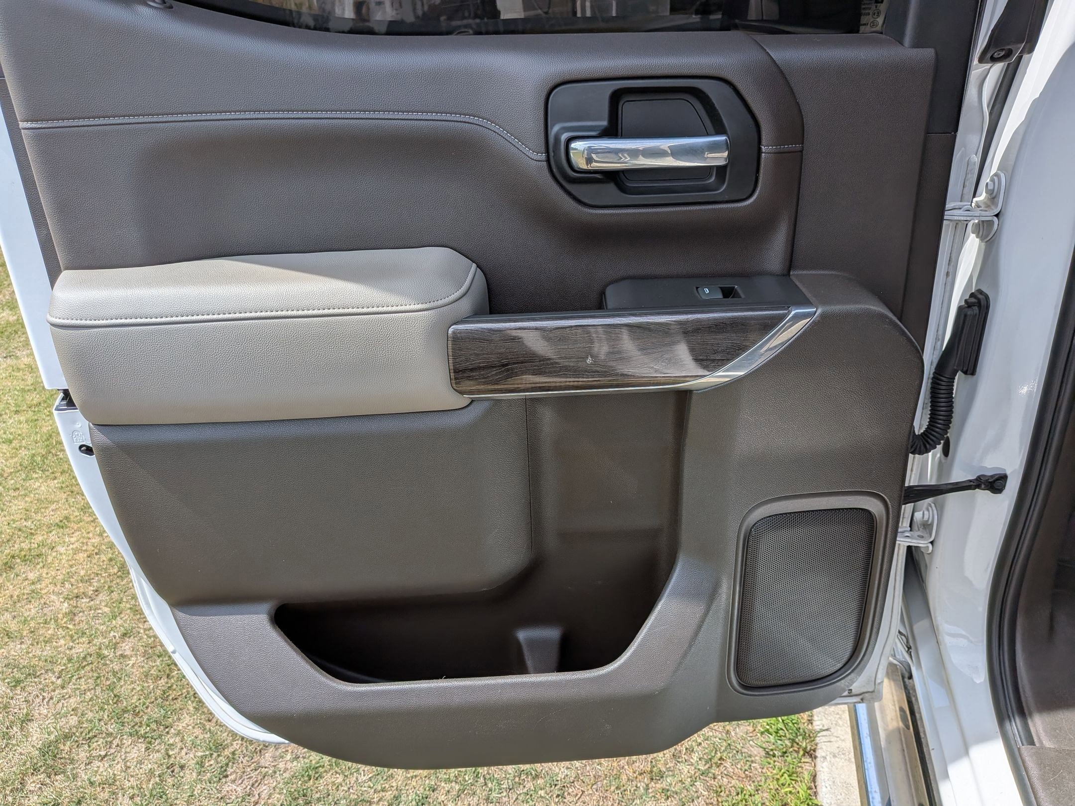 Used 2021 Chevrolet Silverado 1500 LTZ w/ Technology Package image 28