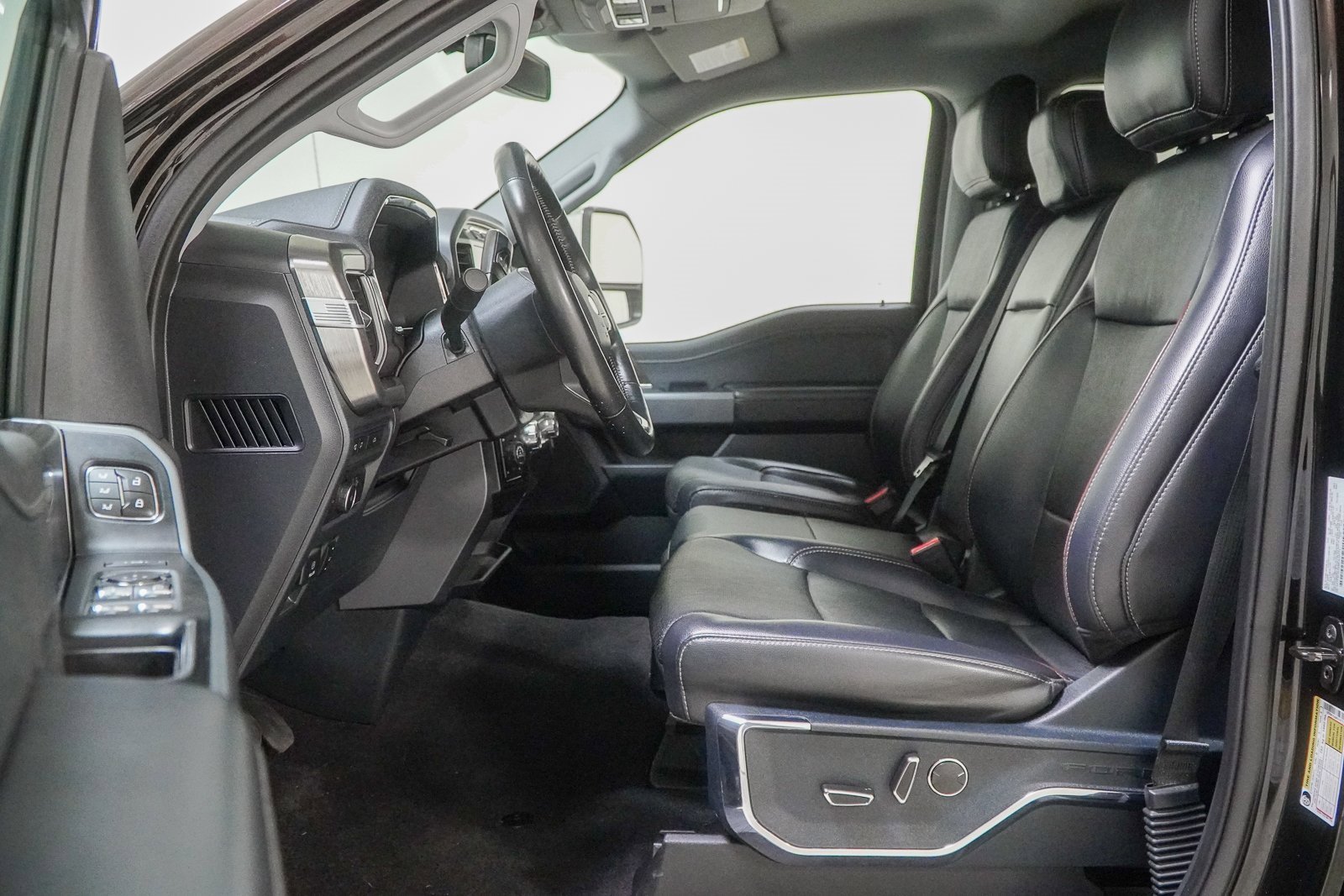 Used 2021 Ford F150 Lariat w/ Max Trailer Tow Package image 22