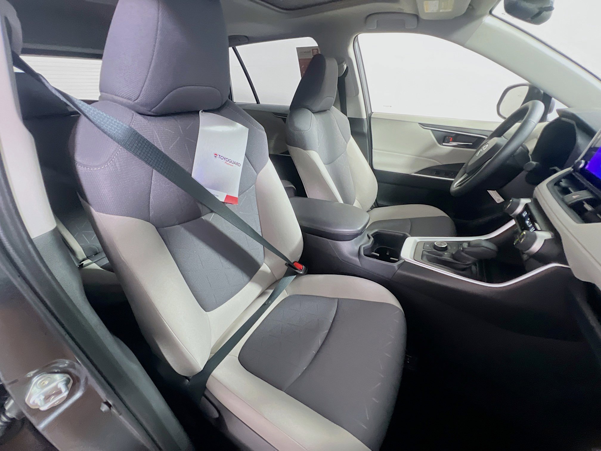 New 2025 Toyota RAV4 XLE image 31